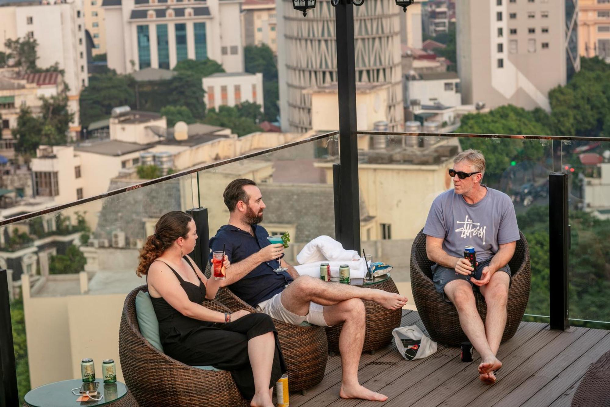 May De Ville Corner Hotel Hanoi Exteriör bild