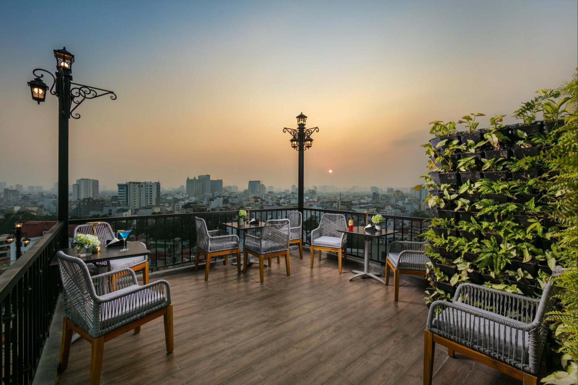 May De Ville Corner Hotel Hanoi Exteriör bild