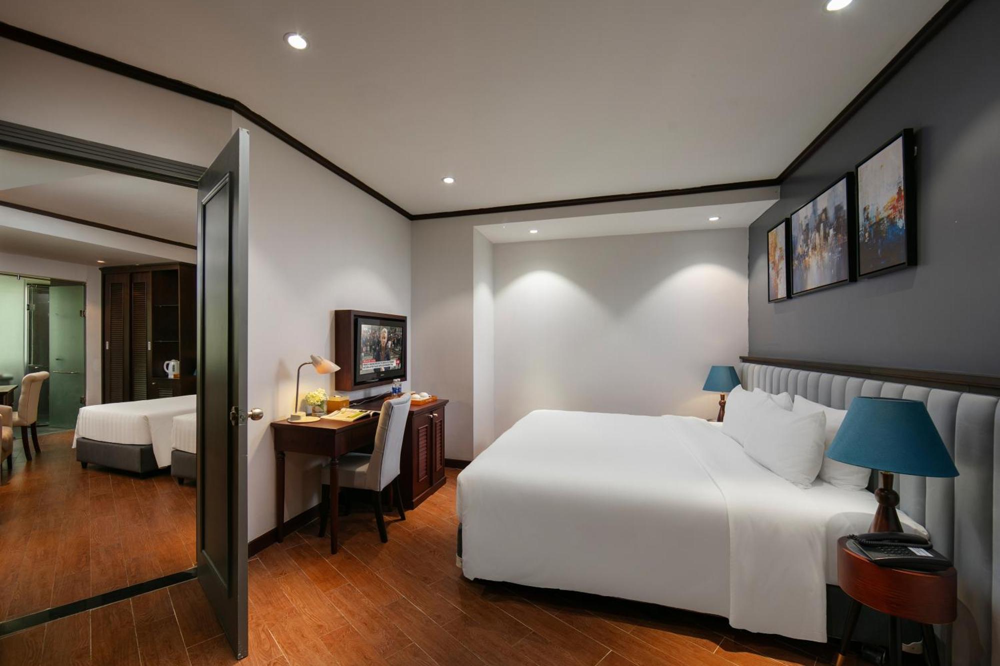 May De Ville Corner Hotel Hanoi Exteriör bild