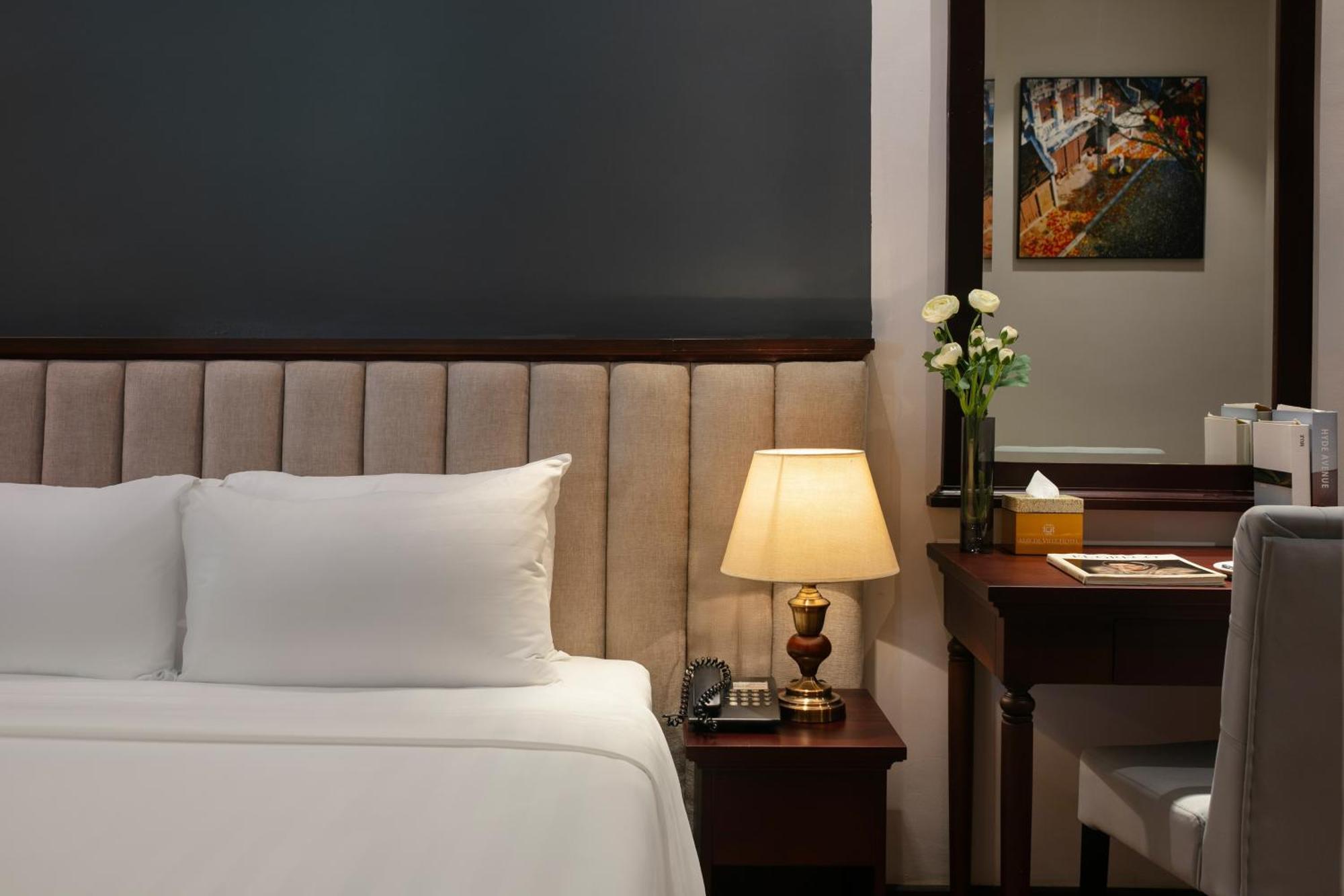 May De Ville Corner Hotel Hanoi Exteriör bild